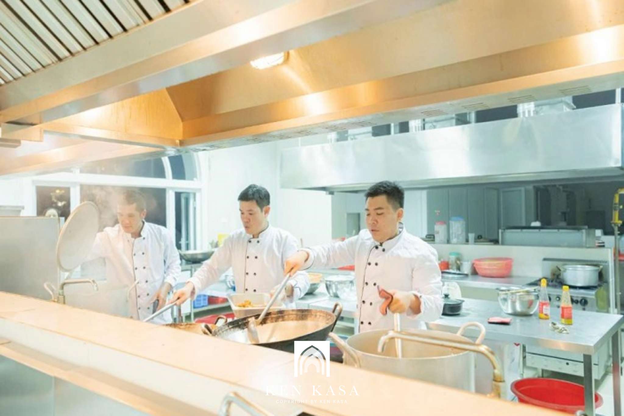 Khu vực bếp của Sun Diamond Hotel Ha Long
